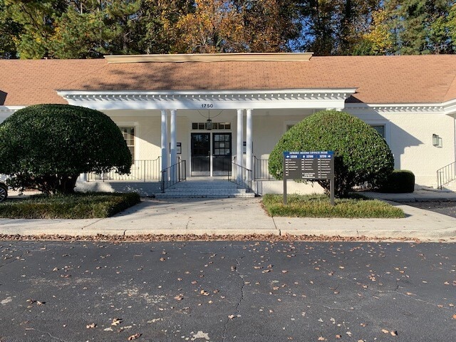 1750 Old Spring House Ln, Atlanta, GA for lease - Building Photo - Image 2 of 12