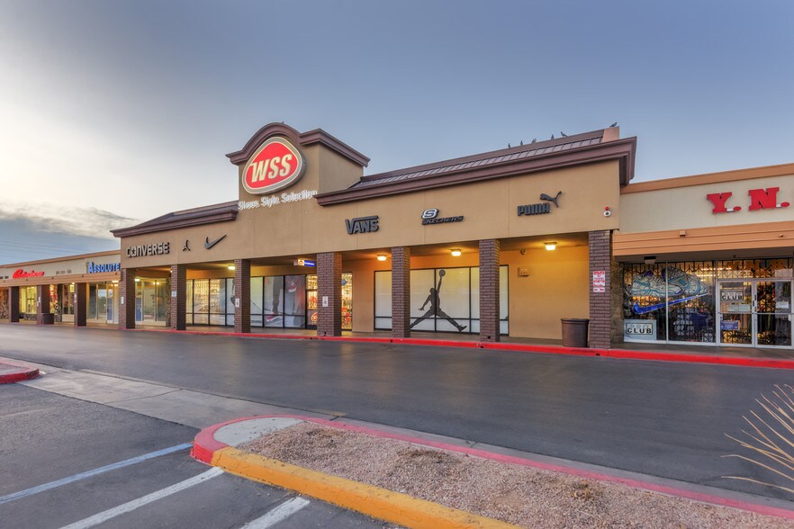 2101-2409 E Lake Mead Blvd, North Las Vegas, NV à louer - Photo du bâtiment - Image 2 de 3