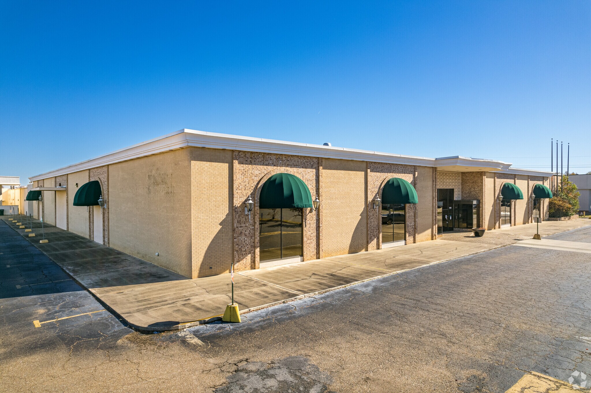 1124 Oliver Rd, Monroe, LA à louer Photo principale- Image 1 de 35