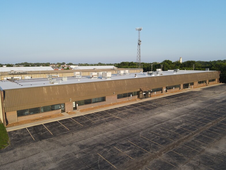 3430 Constitution Dr, Springfield, IL for lease - Building Photo - Image 2 of 15