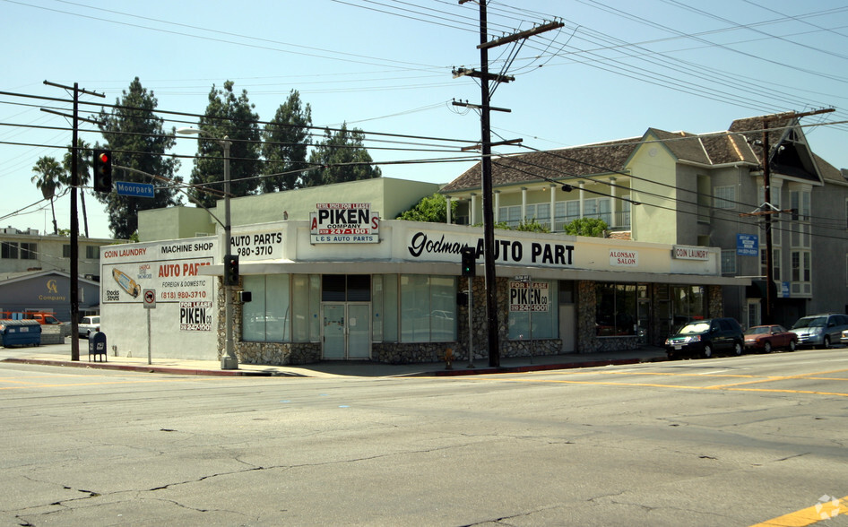 11700-11704 Moorpark St, Studio City, CA à louer - Photo du bâtiment - Image 2 de 11