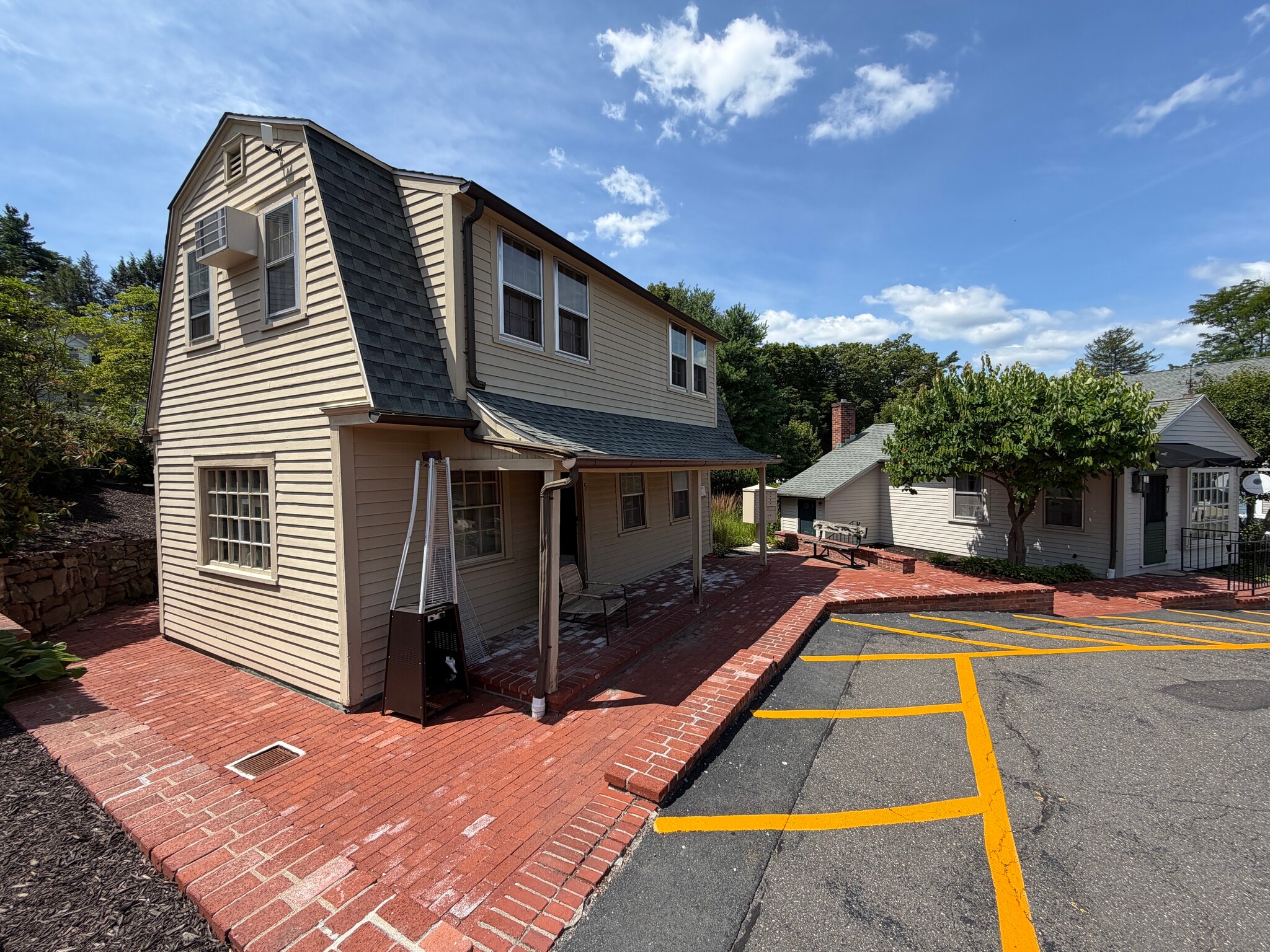 1-3 Brick Walk Ln, Farmington, CT for lease Interior Photo- Image 1 of 9