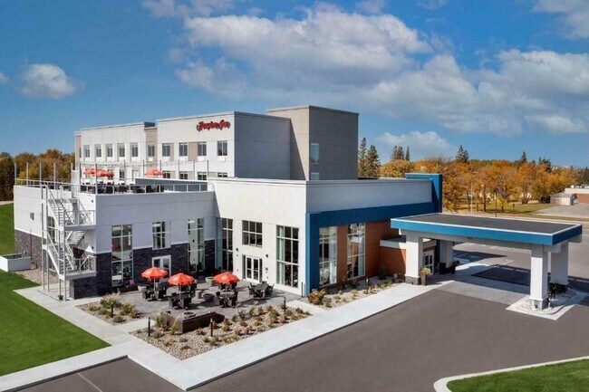 More details for 109 N State Ave, Warroad, MN - Hospitality for Sale