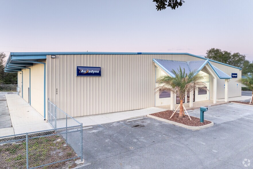 200 NE Commercial Cir, Keystone Heights, FL à vendre - Photo principale - Image 1 de 20
