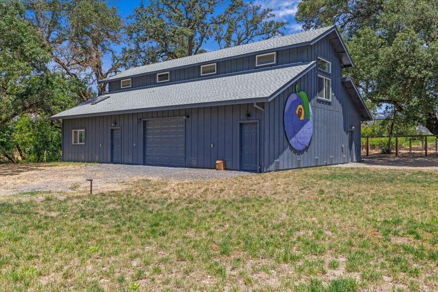 5647 Highway 128, Geyserville, CA à vendre - Photo du bâtiment - Image 3 de 60