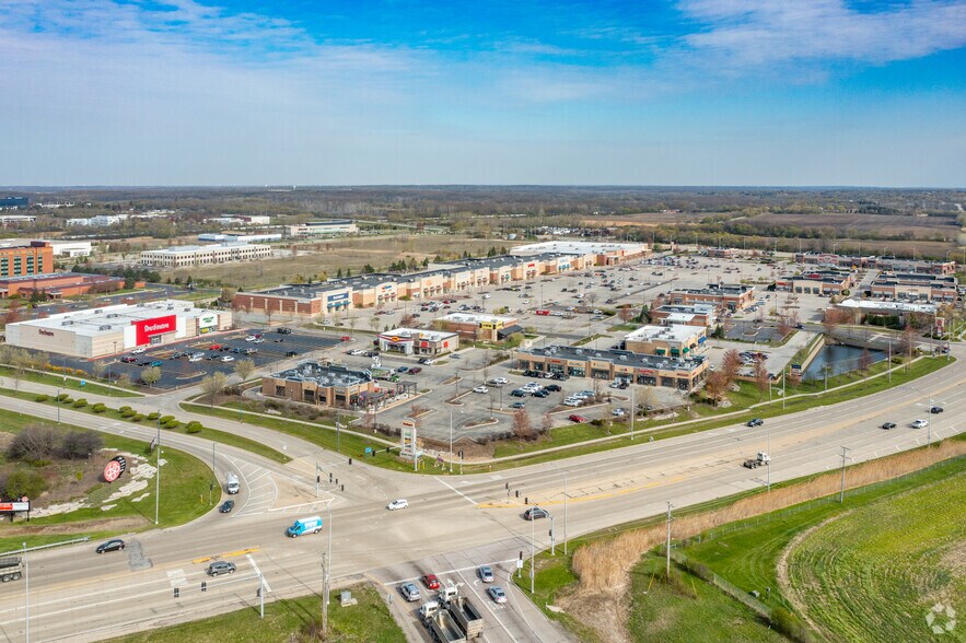 2550 N Sutton Rd, Hoffman Estates, IL à louer - Aérien - Image 3 de 5