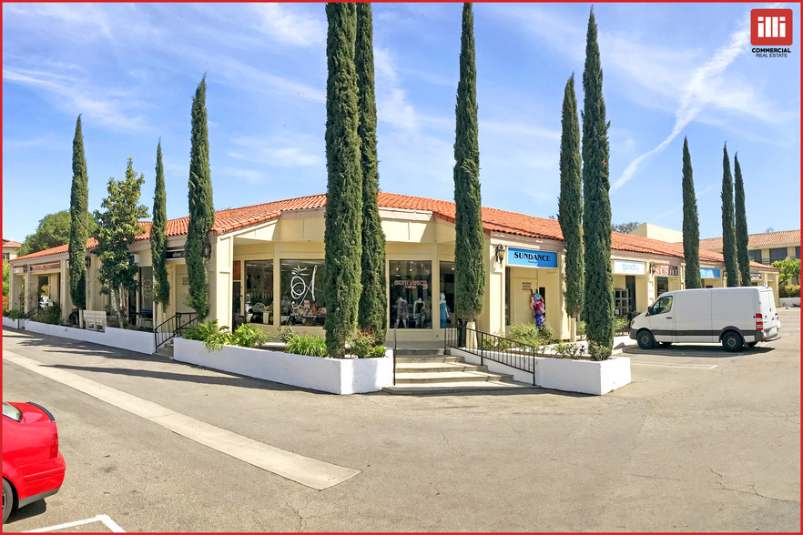 Prime Showroom With Excellent Window Displays, Calabasas, CA à vendre - Photo du bâtiment - Image 1 de 1