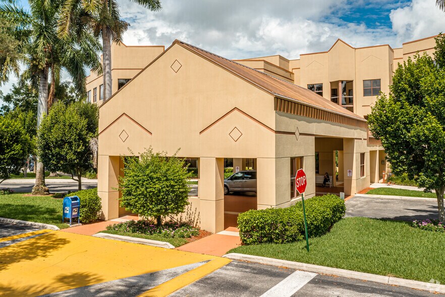 1905 Clint Moore Rd, Boca Raton, FL for lease - Building Photo - Image 3 of 12
