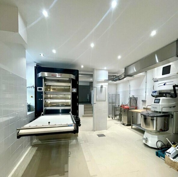 Retail in Nice for sale - Interior Photo - Image 3 of 10