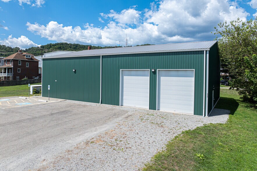 114 W 6th Ave, Tarentum, PA à vendre - Photo du bâtiment - Image 2 de 4