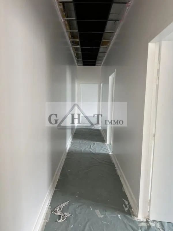 Bureau dans Les Pavillons-sous-Bois à louer Photo intérieure- Image 1 de 4