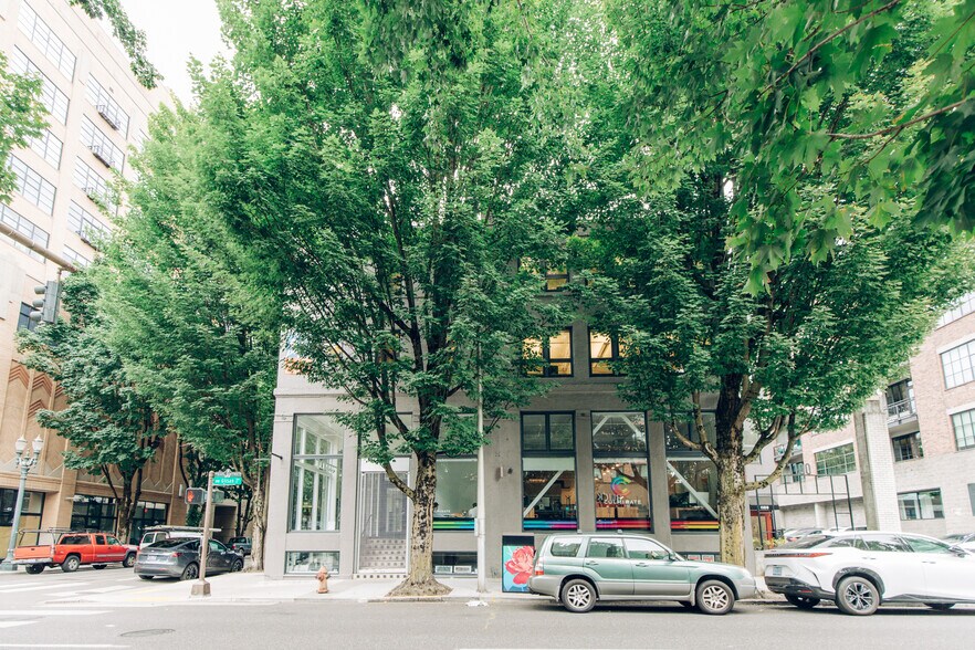 1100 NW Glisan St, Portland, OR for lease - Building Photo - Image 2 of 4