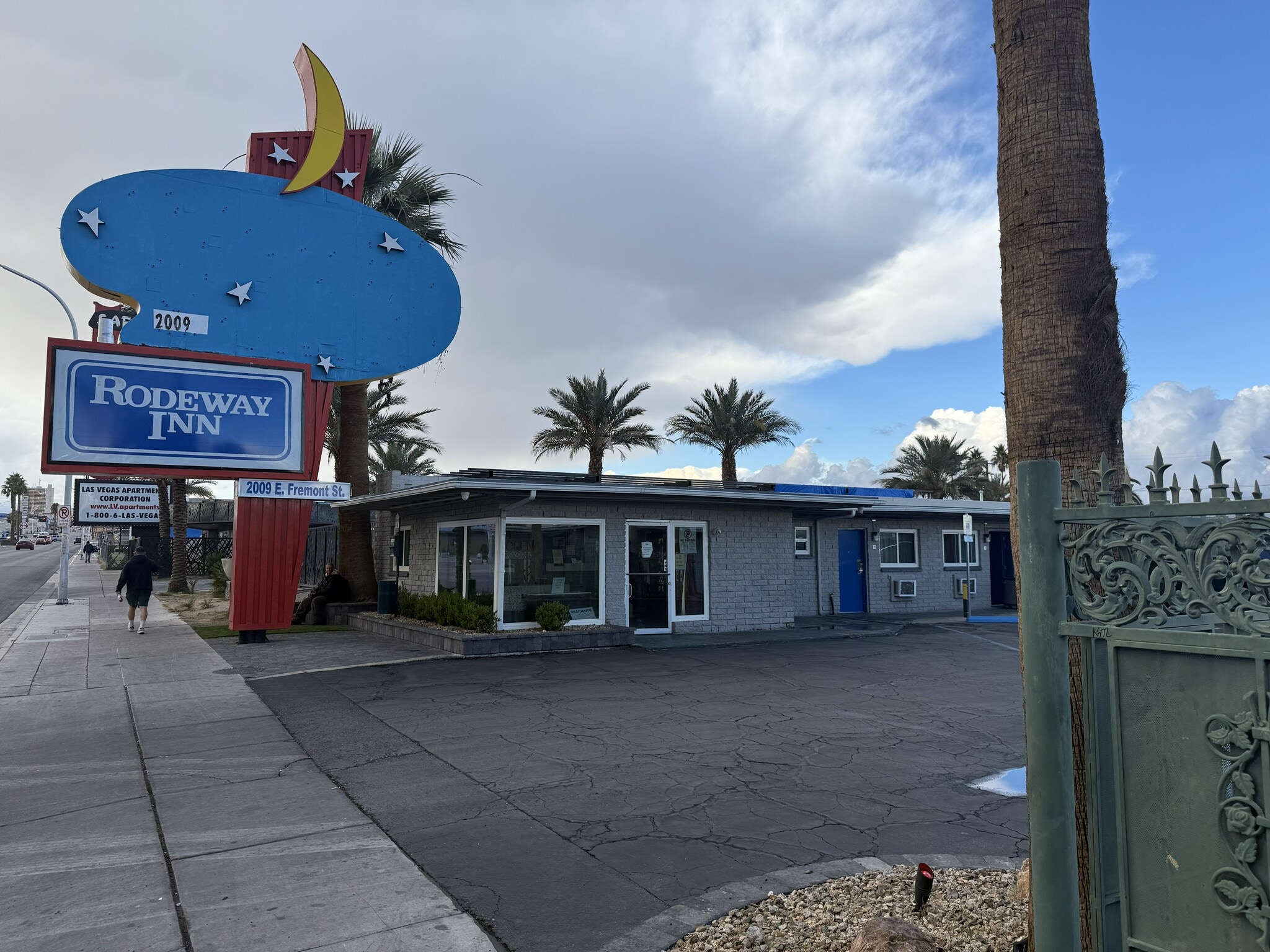 2009 Fremont St, Las Vegas, NV for sale Primary Photo- Image 1 of 10