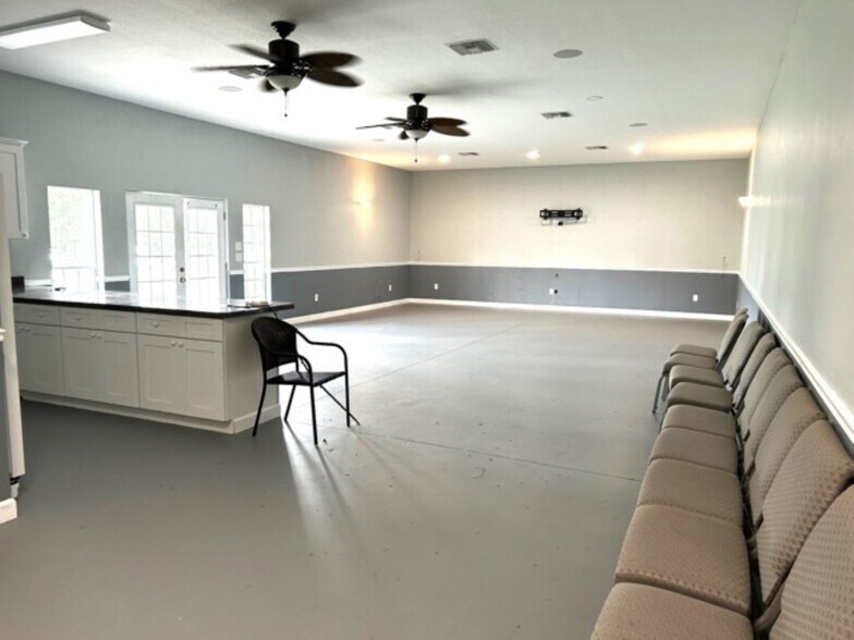 370 SE Craig Ave, Lake City, FL for lease - Building Photo - Image 3 of 9