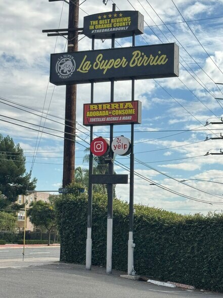 11241 Beach Blvd, Stanton, CA à louer - Photo du bâtiment - Image 2 de 16