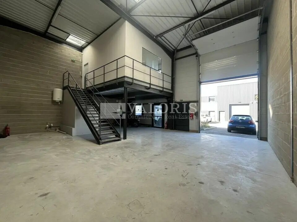 Flex in Genay for lease Primary Photo- Image 1 of 6