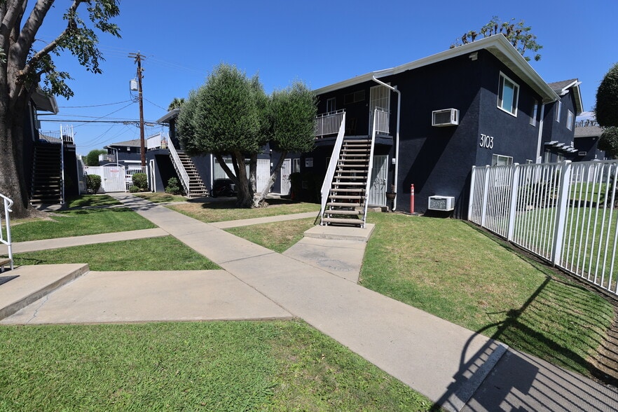 3101-3119 Abbott St, Pomona, CA for sale - Building Photo - Image 3 of 8