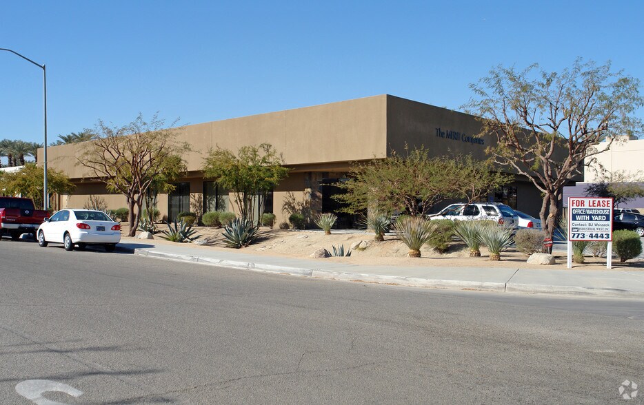 39249 Leopard St, Palm Desert, CA à louer - Photo du bâtiment - Image 2 de 17