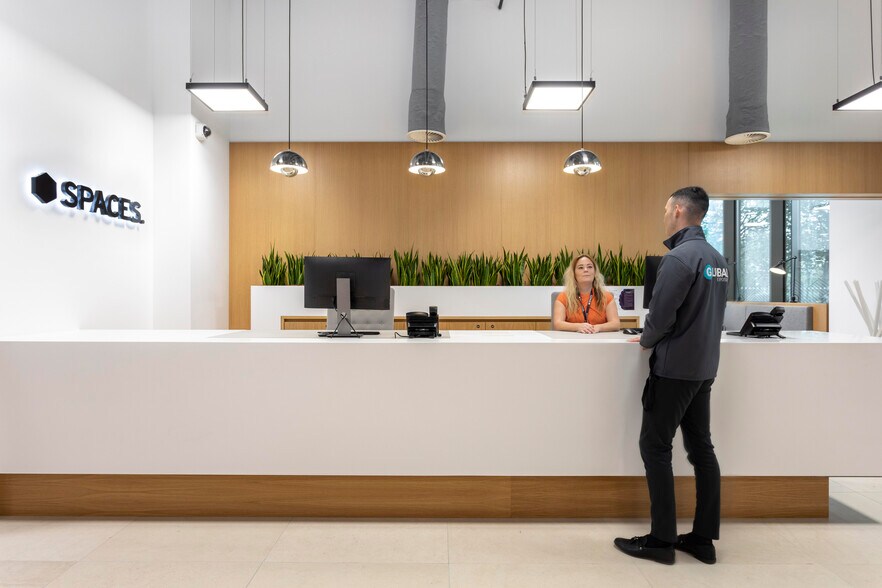 100 Avebury Blvd, Milton Keynes à louer - Photo intérieure - Image 3 de 10