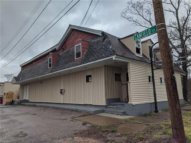 367 N State St, Painesville, OH à vendre - Photo du bâtiment - Image 2 de 6