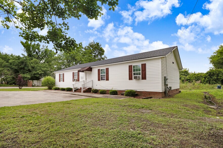 306 W Pine St, Goldsboro, NC à vendre - Photo du bâtiment - Image 3 de 10