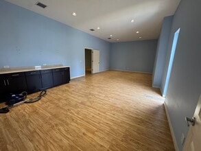 2415 N Albany Ave, Tampa, FL à louer Photo intérieure- Image 2 de 4
