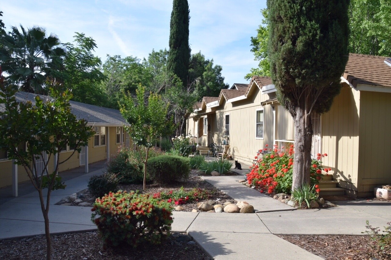 2115-2135 Waldon St, Redding, CA à vendre Photo principale- Image 1 de 24