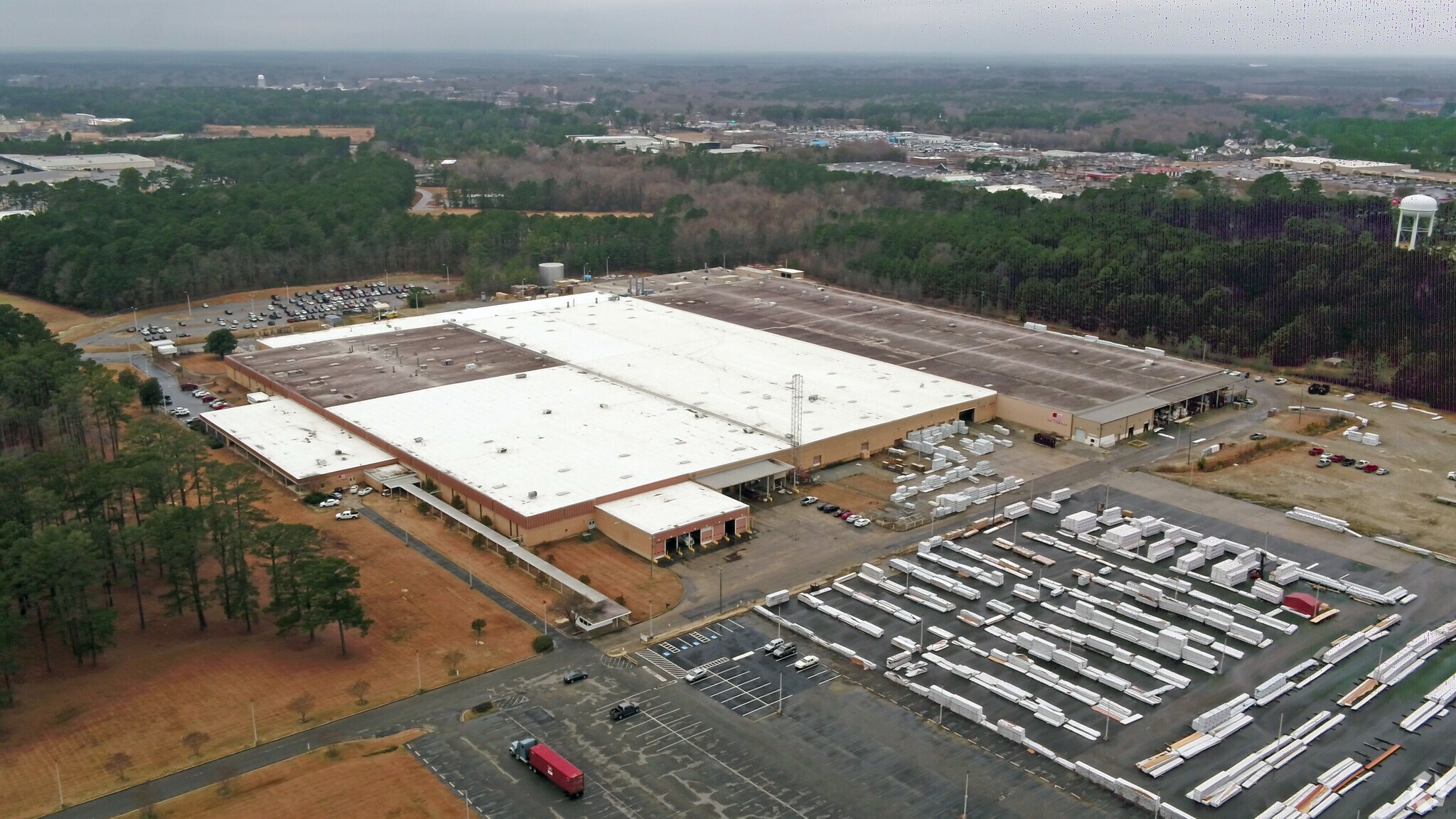 1315 Outlet Center Dr, Smithfield, NC à louer Photo principale- Image 1 de 14