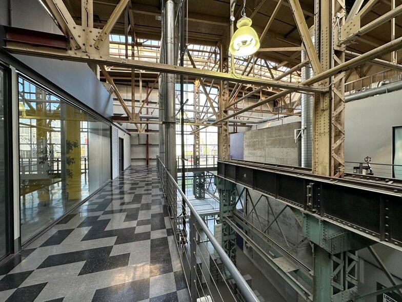2600 Rue William Tremblay, Montréal, QC for lease - Building Photo - Image 2 of 15