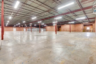 2473 Durham Rd, Roxboro, NC à louer Photo du bâtiment- Image 2 de 12