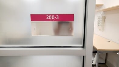 2100 Coral Way, Miami, FL à louer Photo intérieure- Image 1 de 5