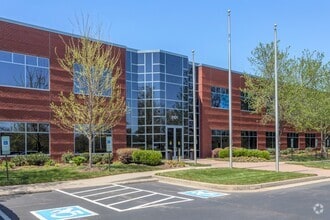 5101 Cox Rd, Glen Allen, VA for lease Building Photo- Image 2 of 10