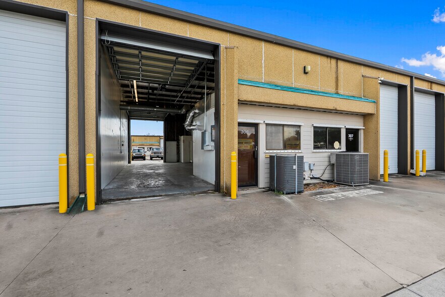 1501 SE Decker Ave, Stuart, FL à vendre - Photo du bâtiment - Image 3 de 9