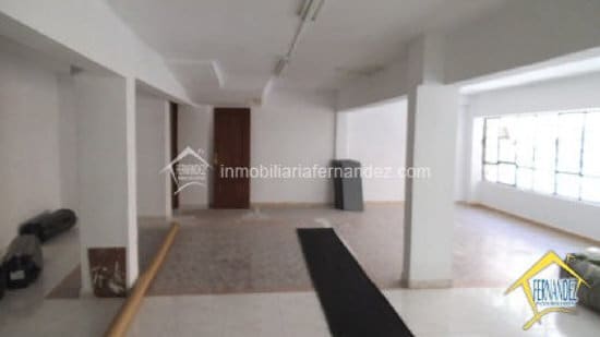 Retail in Cáceres for lease - Building Photo - Image 3 of 8