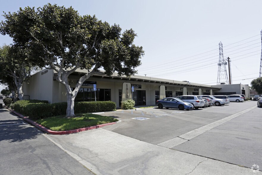 1600 S Anaheim Blvd, Anaheim, CA à louer - Photo principale - Image 1 de 6