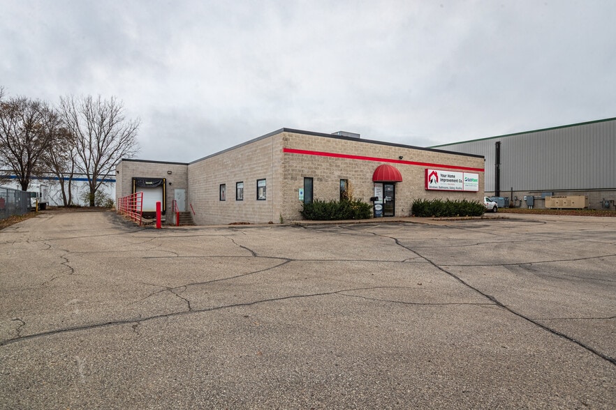 2120 Hauser St, La Crosse, WI for sale - Building Photo - Image 1 of 21