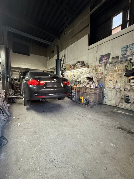 950 Utica Ave, Brooklyn, NY for sale - Building Photo - Image 2 of 3