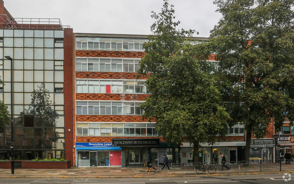 63-73 Staines Rd, Hounslow for lease - Primary Photo - Image 1 of 4