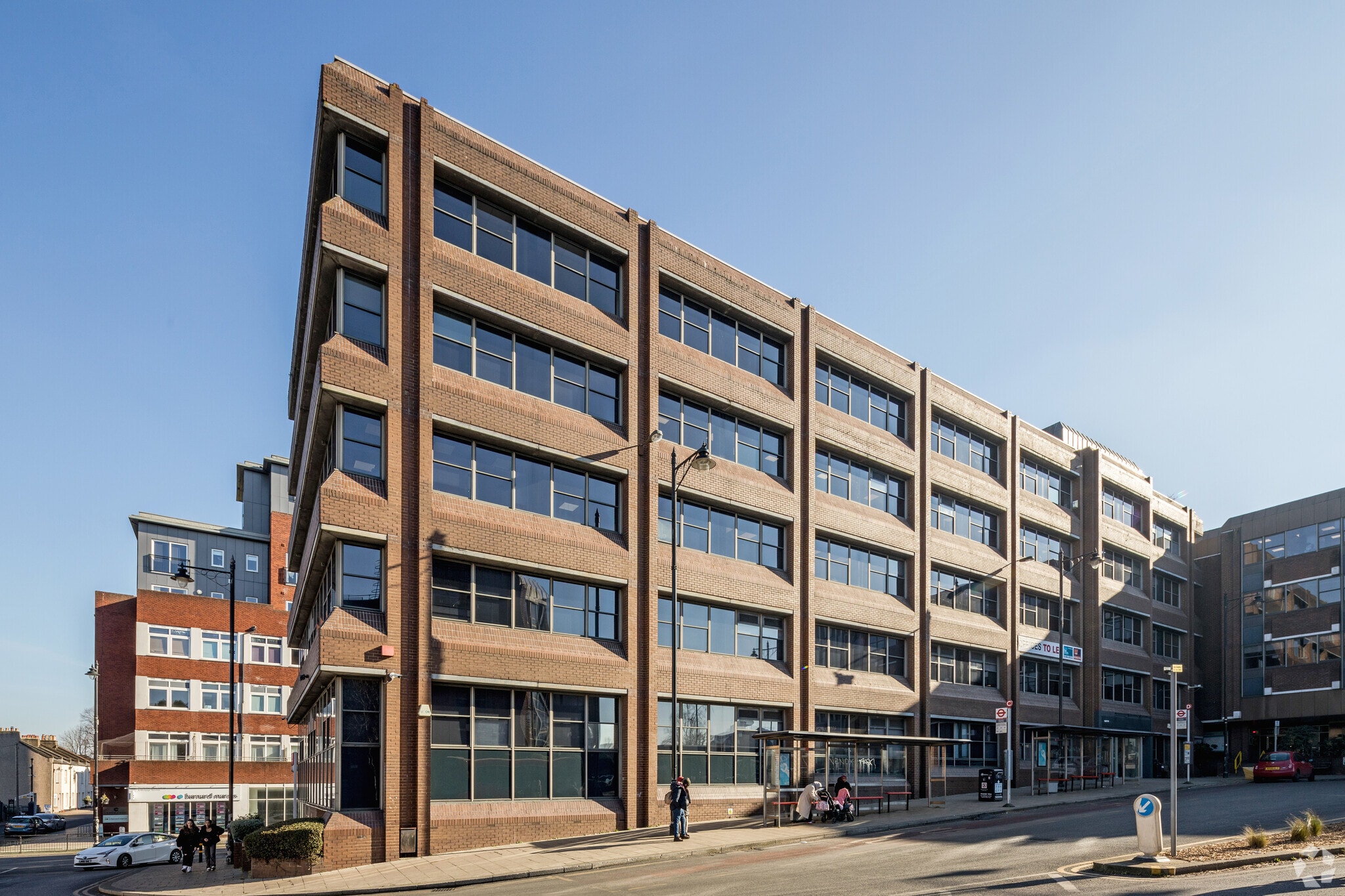 Railway Approach, Wallington for lease Primary Photo- Image 1 of 5