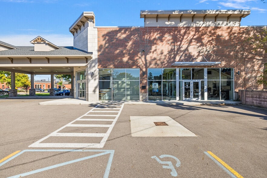 311 W University Dr, Rochester, MI for lease - Building Photo - Image 3 of 21