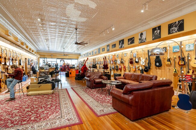 More details for 1610 Bardstown Rd, Louisville, KY - Retail for Sale