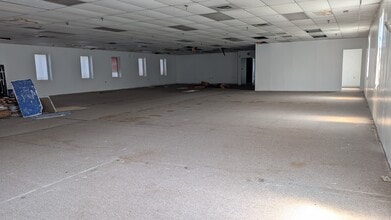 1088 Boston Post Rd, West Haven, CT for lease Interior Photo- Image 2 of 4