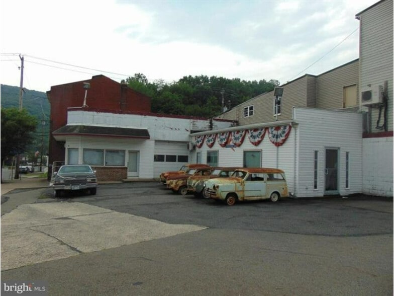 300 Centre St, Ashland, PA for sale - Building Photo - Image 2 of 9
