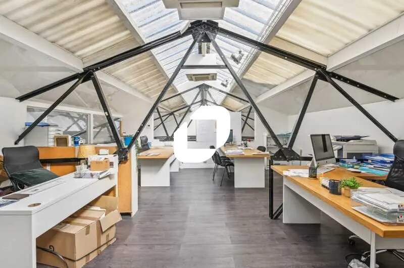 Local d'activités dans Colombes à vendre Photo du bâtiment- Image 1 de 8