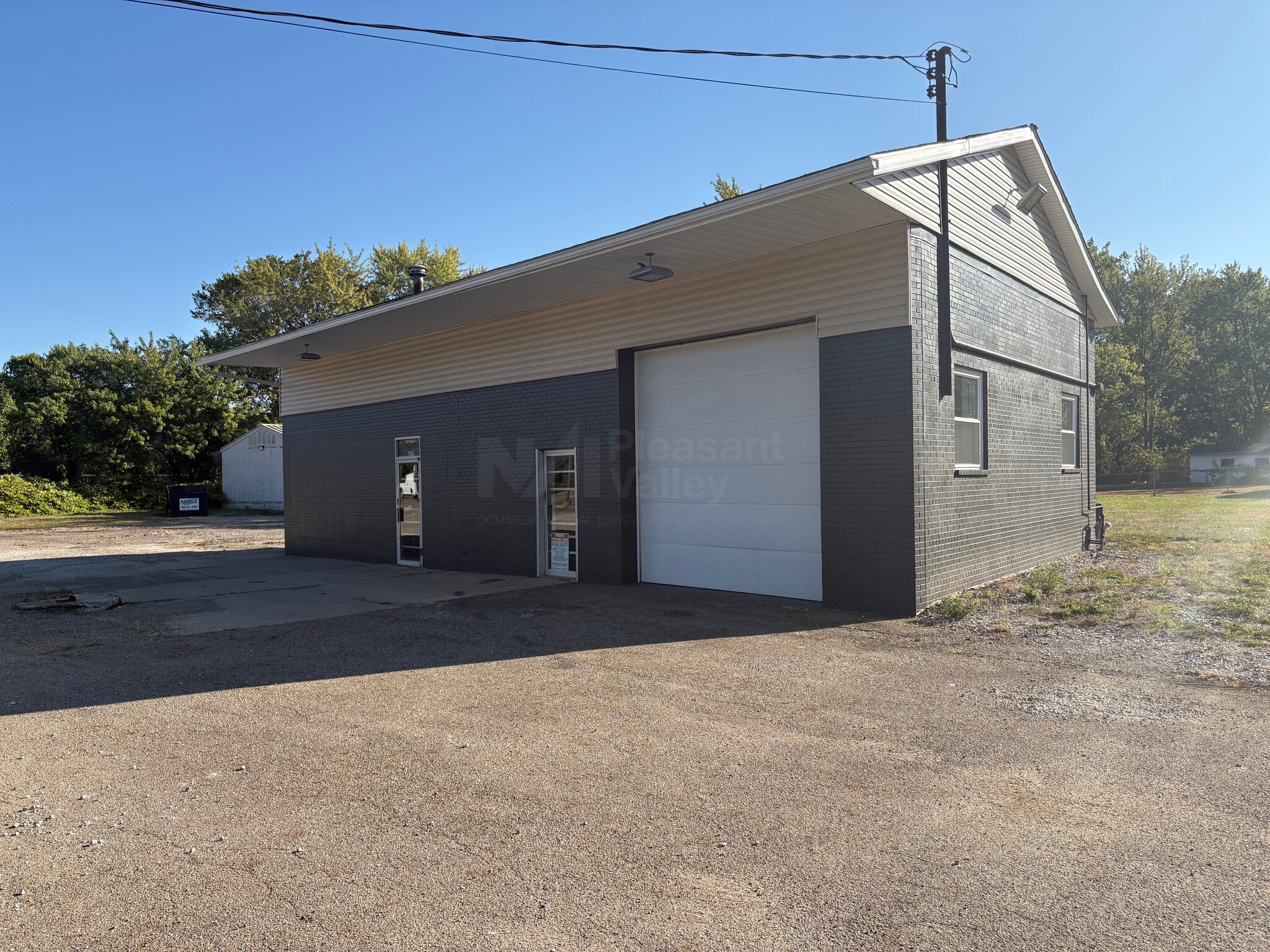 1475 Massillon Rd, Akron, OH à louer Photo intérieure- Image 1 de 11