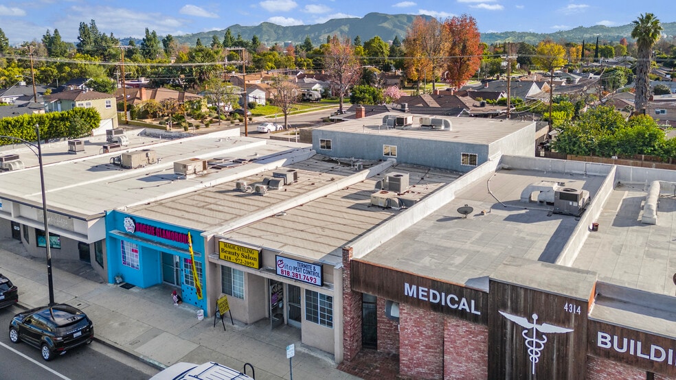 4306-4310 W Victory Blvd, Burbank, CA for sale - Building Photo - Image 2 of 24