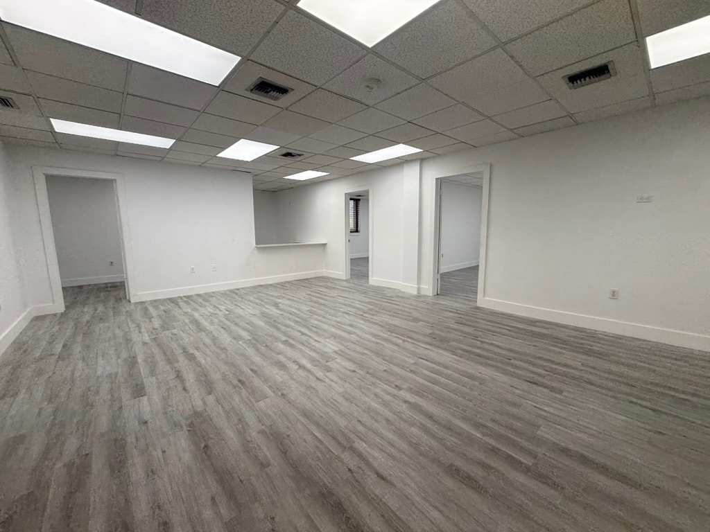 7506-7560 NW 70th St, Miami, FL à louer Photo intérieure- Image 1 de 21