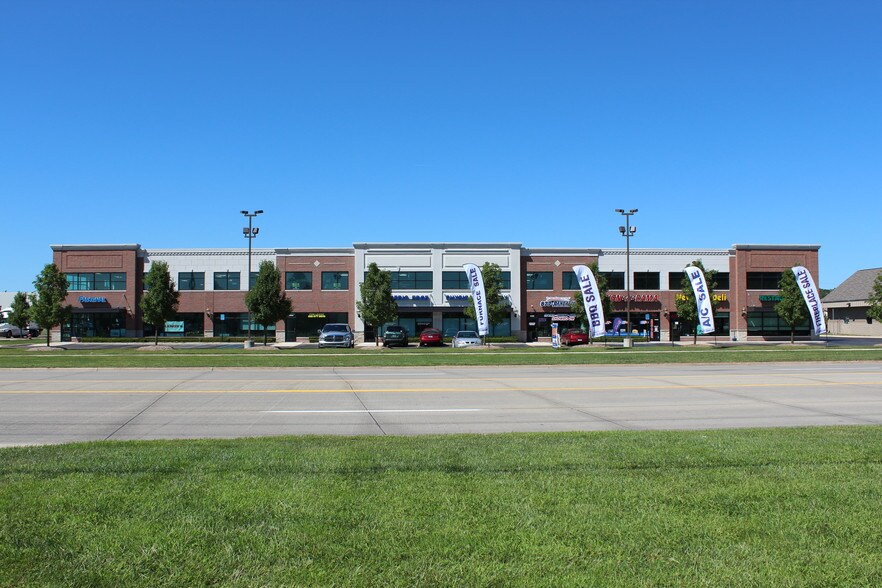 51032-51096 Filomena Dr, Shelby Township, MI for lease - Building Photo - Image 2 of 3