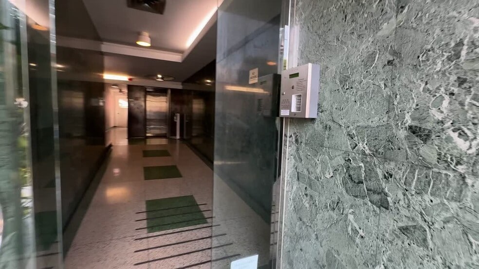 333 S Beverly Dr, Beverly Hills, CA for lease - Commercial Listing Video - Image 2 of 2