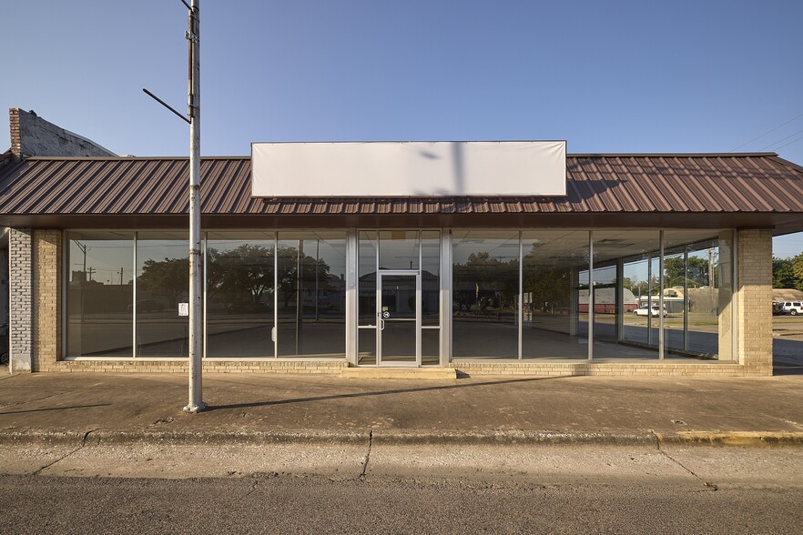 423 W Main St, Durant, OK for lease - Building Photo - Image 3 of 7